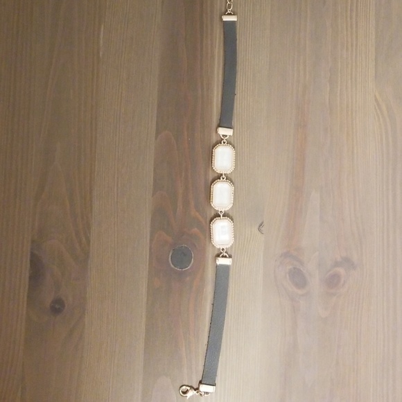 Choker - Picture 1 of 2